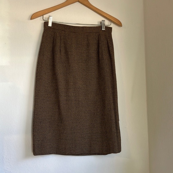 Liz Claiborne Dresses & Skirts - Liz Claiborne houndstooth pencil skirt